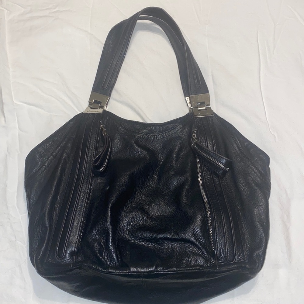 B Makowsky Pebble Leather black purse